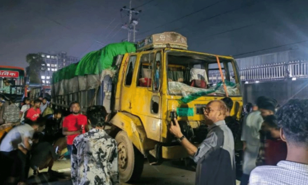 সোনারগাঁয়ে মহাসড়কে ট্রাকের ধাক্কায় পোশাক শ্রমিকের মৃত্যু