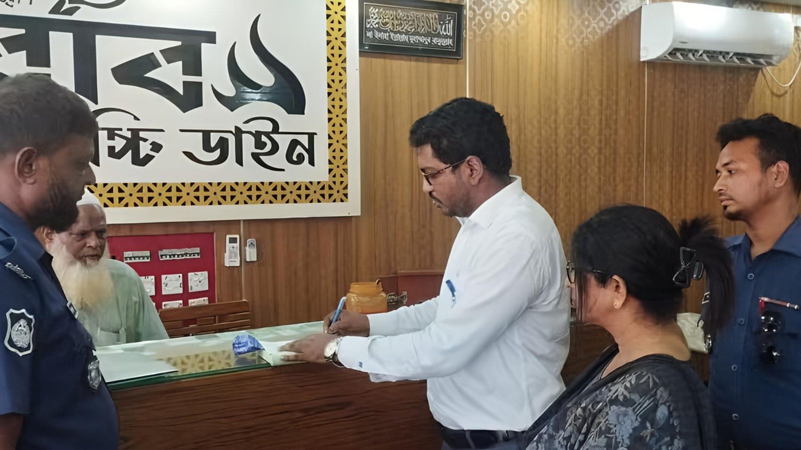 শ্রীনগরে নবাব রেস্তোরাঁকে ১৫ হাজার টাকা জরিমানা