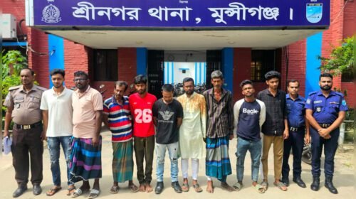 শ্রীনগরে পুলিশের অভিযানে ১০ আসামি গ্রেফতার