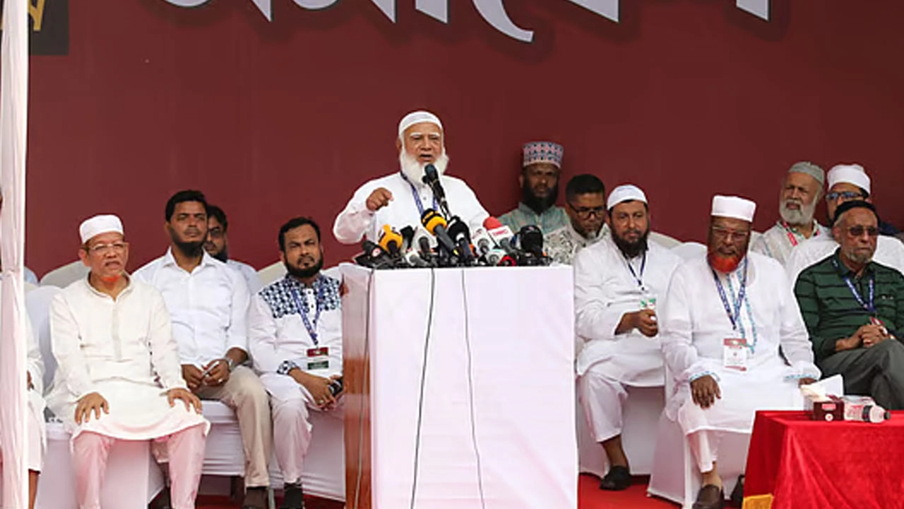 সব মন্ত্রণালয়ের দায়িত্ব নিয়েছেন, নিজেরটার খবর নেই: স্বরাষ্ট্রমন্ত্রীকে জামায়াত আমির