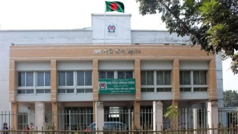 ঠাকুরগাঁও-১ উপ-নির্বাচন: সরকারি দলের পক্ষে সমর্থনের অভিযোগে ভোটের দায়িত্ব হারালেন ৯ কর্মকর্তা